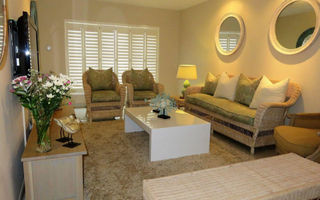 Island Way Villa