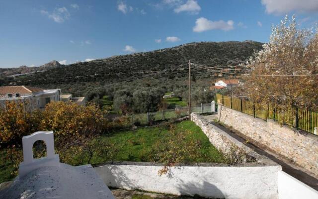 Naxos Chalkion Beautiful Detsis House With Jacuzzi