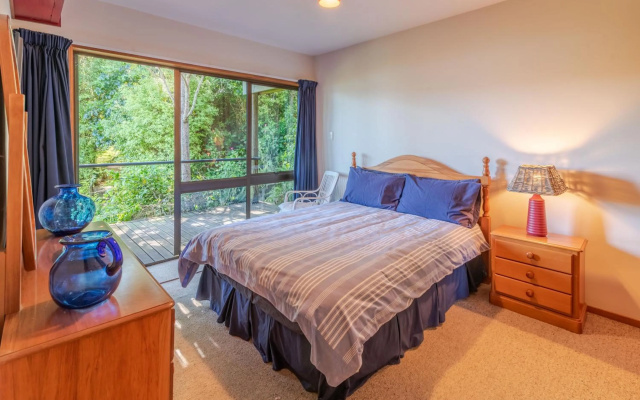 The Tree House - Akaroa Holiday Home – Guest Rooms – Akaroa