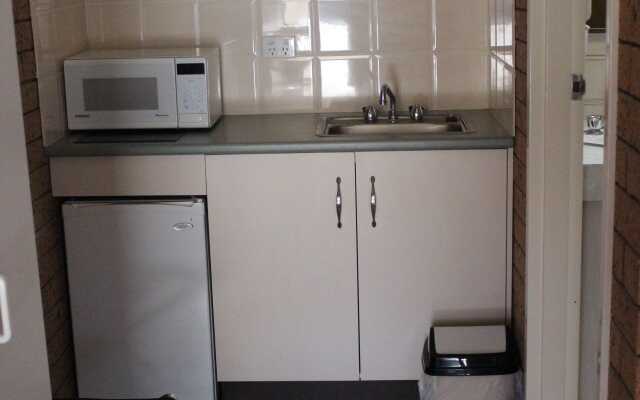 Golden Harvest Motor Inn