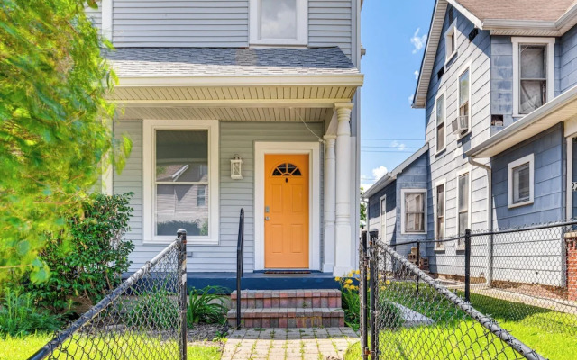 Pet-friendly Indianapolis Home Near Mile Square!