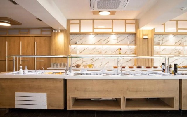 Dafni Plus Hotel