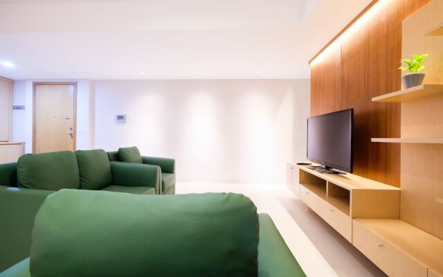 Classy 2BR The Mansion Apartment near JIEXPO