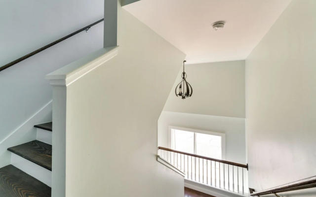 Walk to Downtown: Cozy Lenoir Apartment!