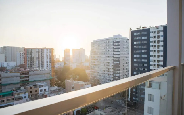 w Minimalist 2BR w Balcony in Barranco