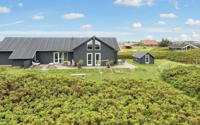 18 Person Holiday Home in Harboore