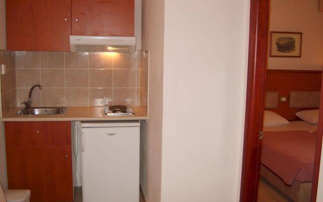 Paradise Lost Hotel-Apartments