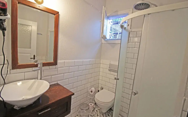 Eflatun Guest House