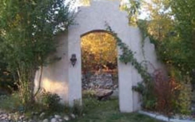 Wild Rose Manor Bed and Breakfast