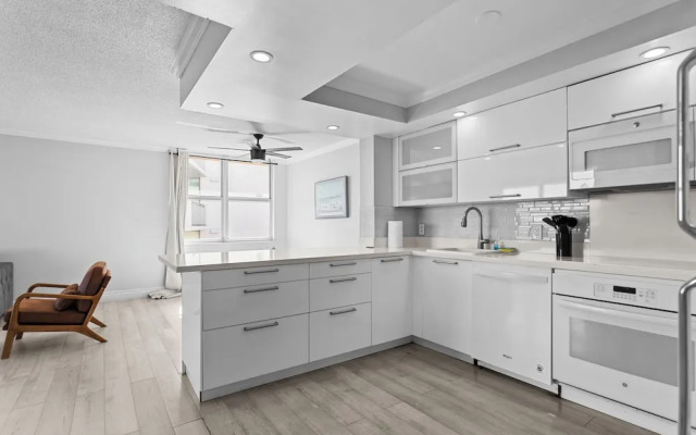 Bay Harbor Sunset Apt 5A