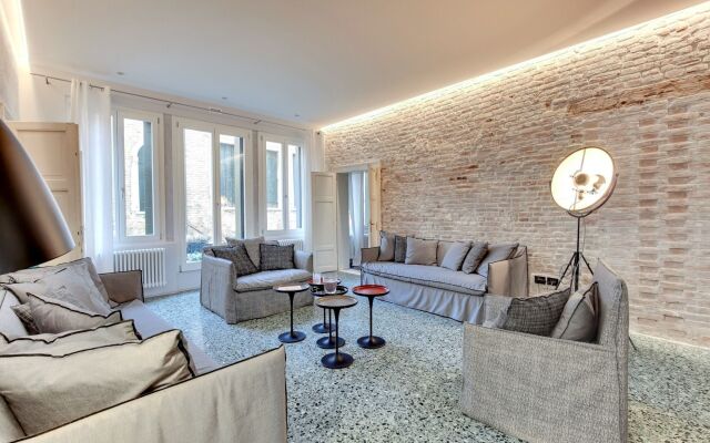 Stunning Modern Apartment in the Heart of Venice