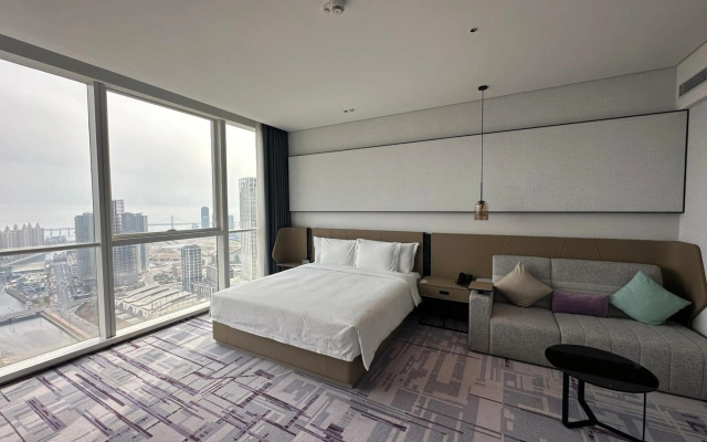 Crowne Plaza Dalian Xinghai by IHG