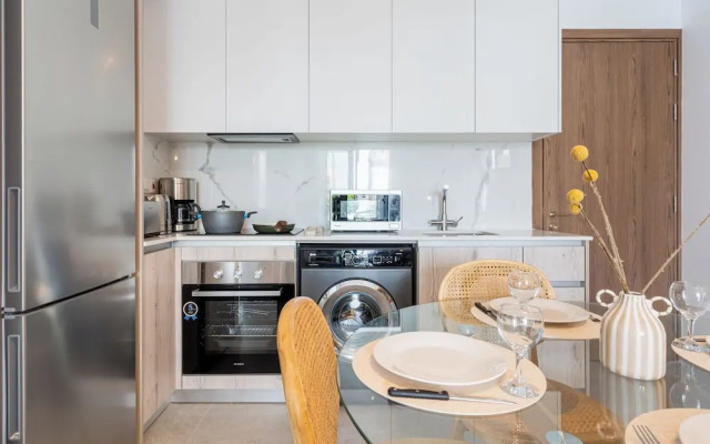 Lunette Artful 1-BR Apartment in Larnaca