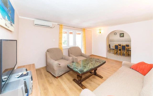 Holiday home Okrug Gornji 51