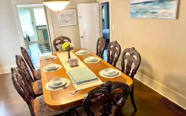 Anne Haven Spacious Retreat DT Seattle
