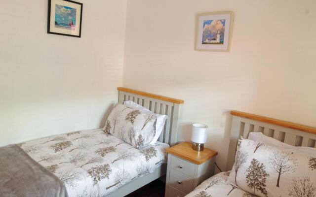 Apartment 12, Sea Wharf