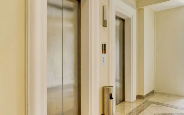 Townhouse OAK Hotel Grand Cikarang