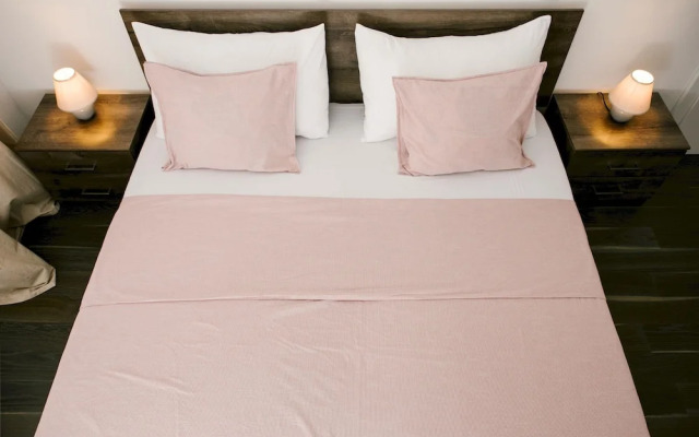 Bright and Charming Apartment Close to the Center