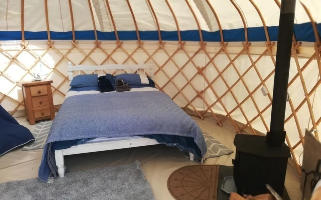 Condor Yurt - Glamping