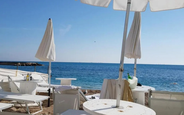 Vue mer.Tranquilité.Cap d'Ail à 10 mn de MONACO
