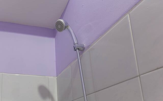 Homey And Comfy Studio Apartment At Sentra Timur Residence