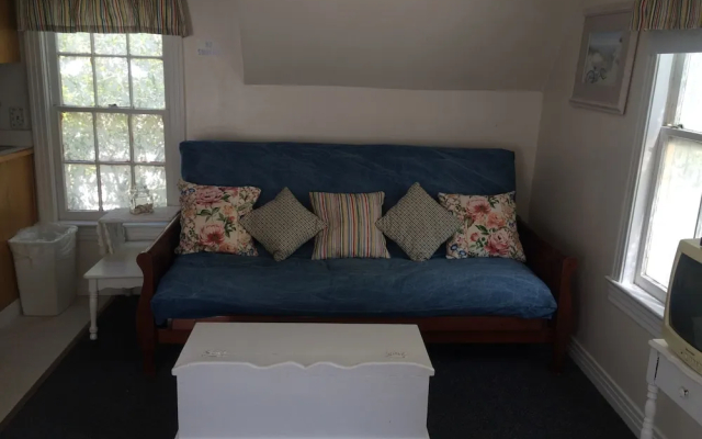 Angie's Guest Cottage