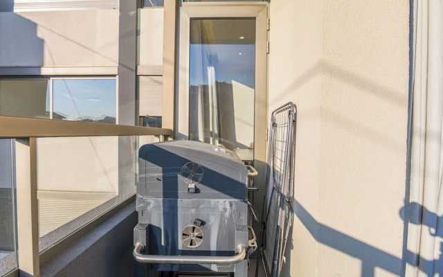 Elevate - Sleek 2-BR Apt by Santa Maria, Jal el Dib