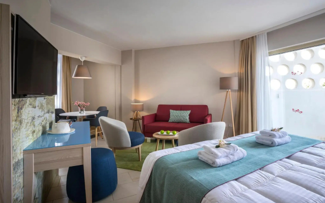 Leonardo Laura Beach & Splash Resort