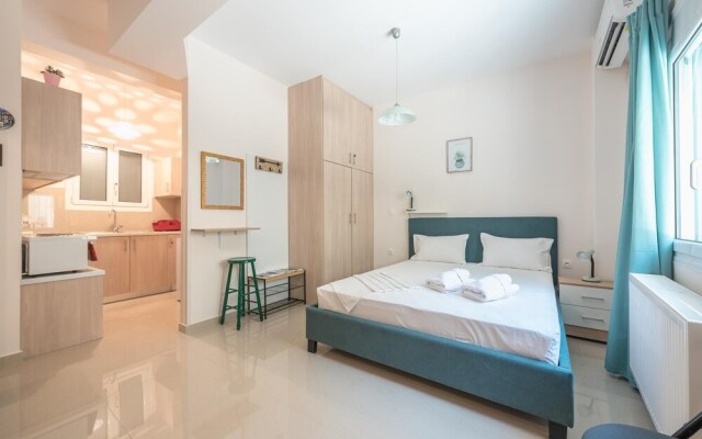 Cozy Acropolis Studio by Cloudkeys