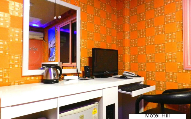 Hill Motel