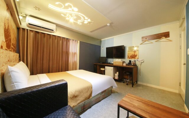 Starry Night Hotel