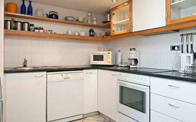 Holiday Apartment w Sea Views Pool CBT Suite