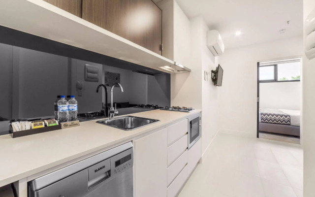 Whitehorse Apartment Hotel