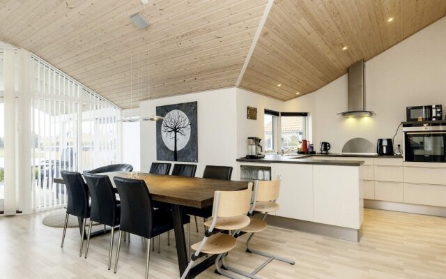 6 Person Holiday Home in Vaeggerlose