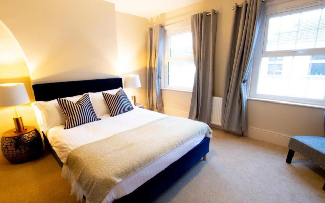 Salisbury Residences by Charles Hope