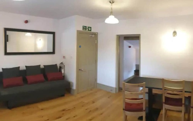 Sparks - Family Suite in Canalside Guesthouse