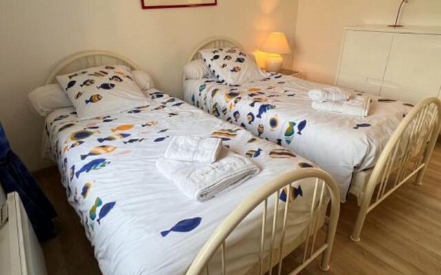 Pleasant holiday home in Clohars-Carnoët with garden