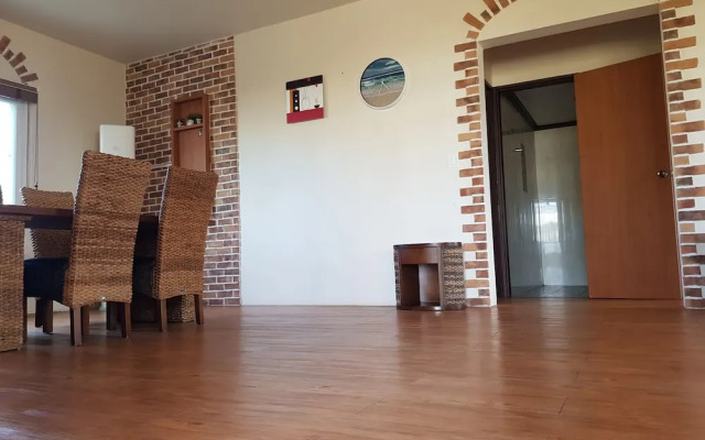 Karis Villa