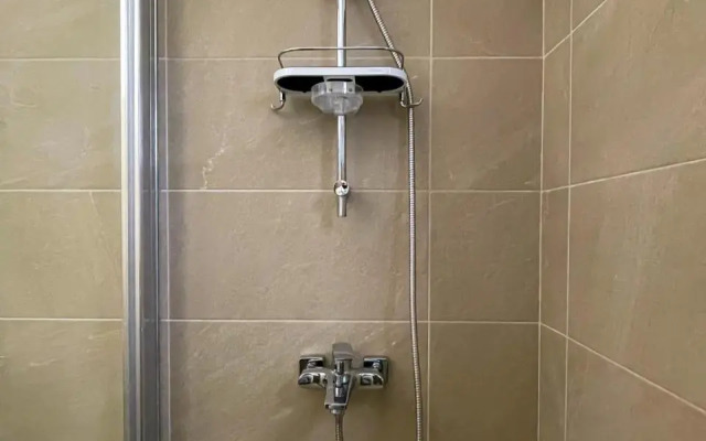 National Arena Mega Mall Elana Apartment