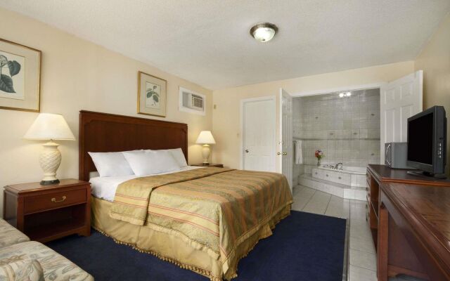 Knights Inn Burlington, ON