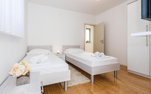 Beautiful Home in Razanj With Wifi and 3 Bedrooms