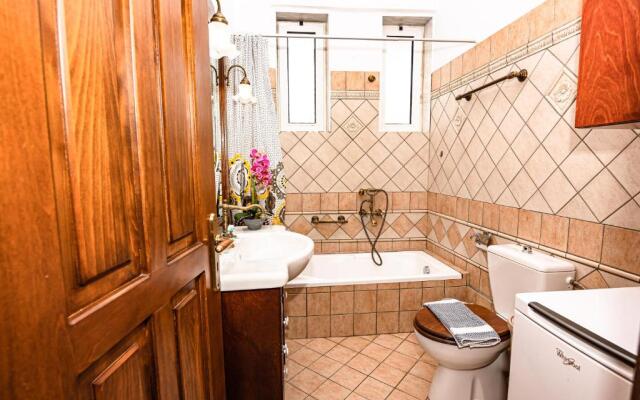 Achilleas Deluxe Apartment