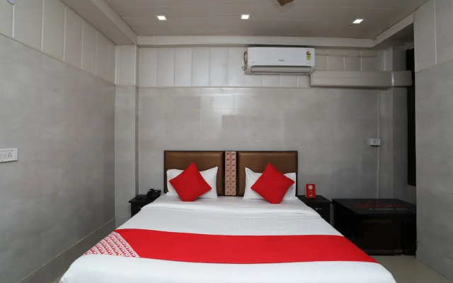 Oyo 36011 Qlark Stay