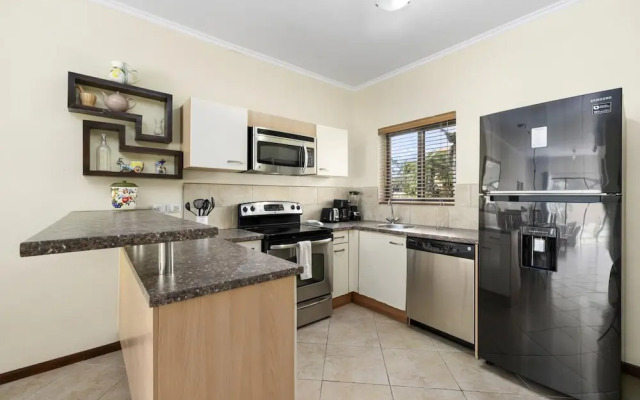 2br3ba Townhome Gold Coast Pool Tennis Gym