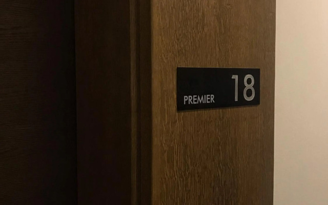 Studio Milmari ,Premier 18