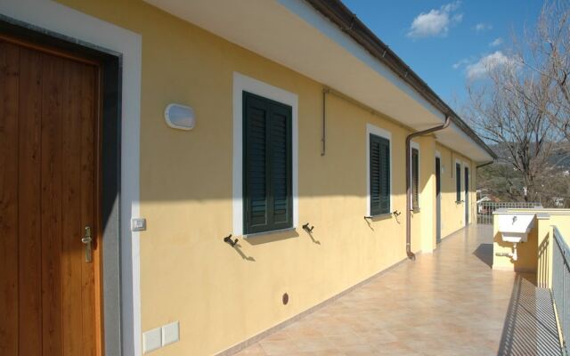 Elvira Residence