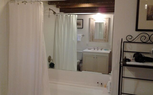 21 East Battery Bed & Breakfast