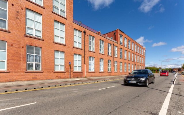 Air Host and Stay Tobacco Wharf Amazing loft style apartment sleeps 5 minutes from city centre