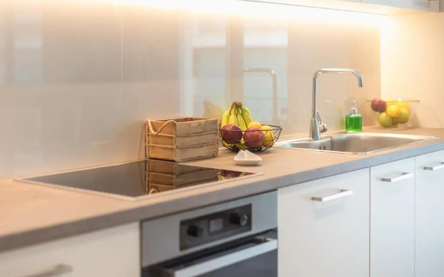 Stylish 2BDR Apt by Acropolis