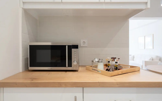 City Chic Apartment with Park View